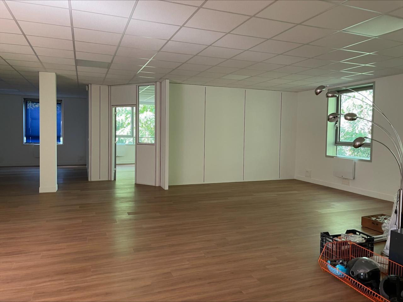 Bureau Éragny 1137m² Location bureau Éragny Val-d'Oise OLBUR2201107 3
